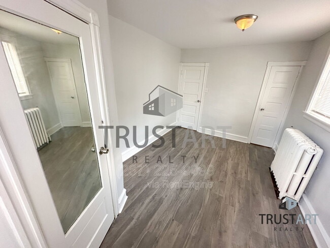 Building Photo - 217 Sulis St