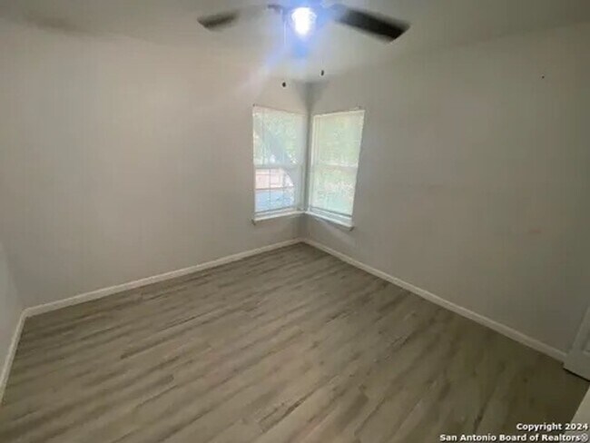 Building Photo - 3038 Weir Ave