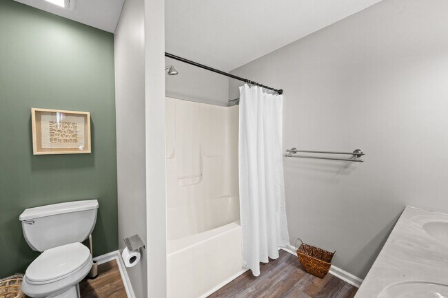 Building Photo - Fully Furnished | Bonus Room | Fenced Yard |No Backyard Neighbors!