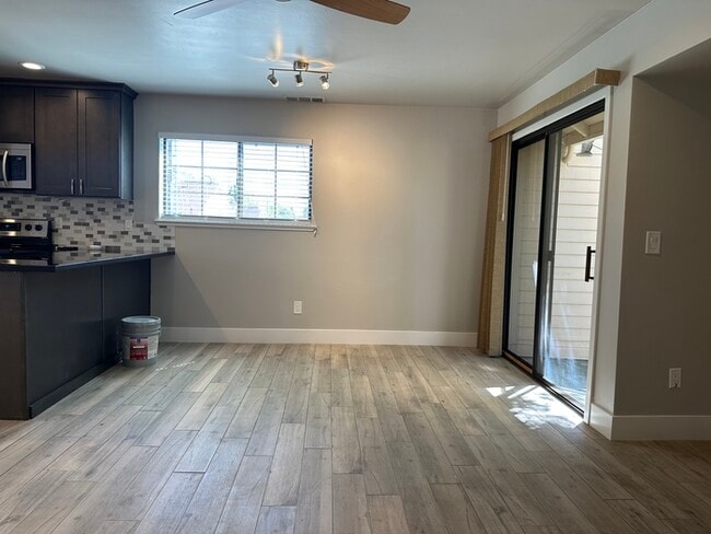 Building Photo - Beautifully Updated Condo in Citrus Heights!