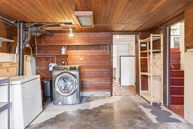 Building Photo - Vintage 3-bdrm/1-bdrm Alameda charmer—Many updates, large yard w/deck & raised beds