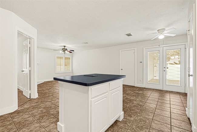 Building Photo - 6222 Spruce Bough Ct