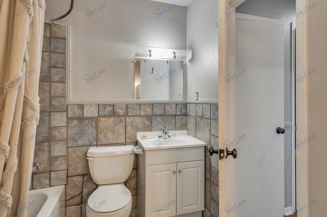 Building Photo - 5117 Bahama Dr