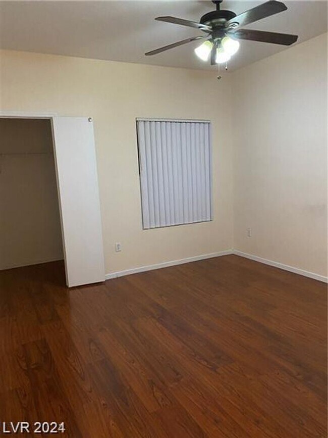 Building Photo - Very Nice & Clean Downstairs Unit In South...