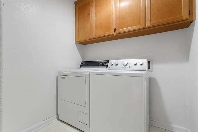 Building Photo - 16 Smith Ct