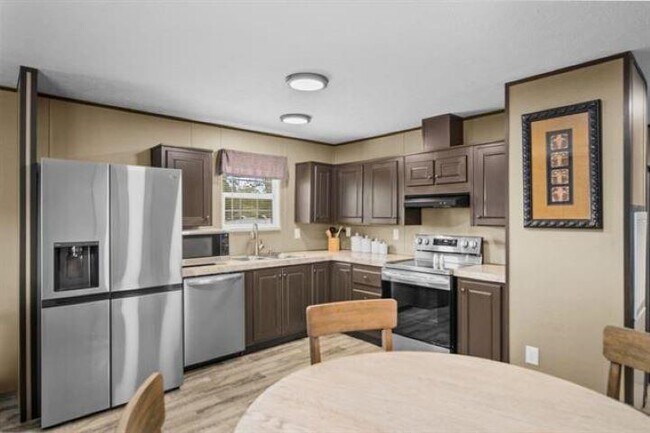 Building Photo - 33847 US-96