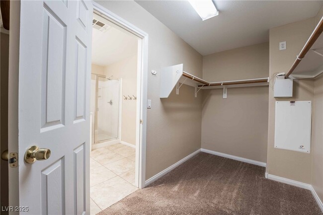Building Photo - 736 Anacapri St