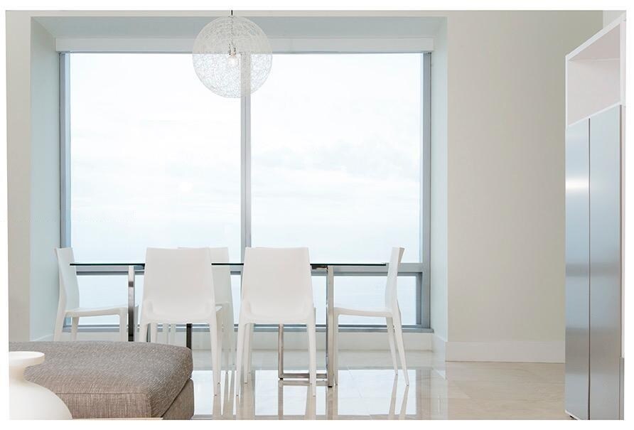 Building Photo - 1425 Brickell Ave
