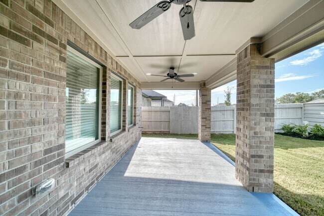 Building Photo - 2334 Honeyberry Shrub Dr