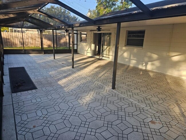 Building Photo - 14013 Briardale Ln