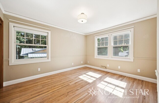 Building Photo - Charming Home in Coveted First Addition Ne...