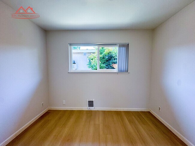 Building Photo - 1578 Albatross Dr