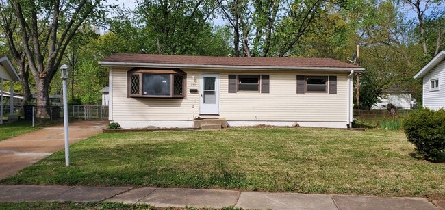 Primary Photo - 295 Dashwood Dr