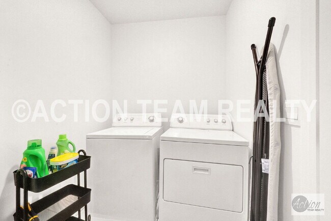 Building Photo - 304 S 1150 W