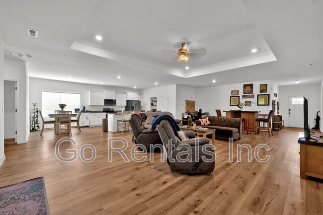 Building Photo - 9426 Doss Ferry Ln