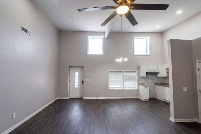 Building Photo - 226 Polar Rock Rd SW