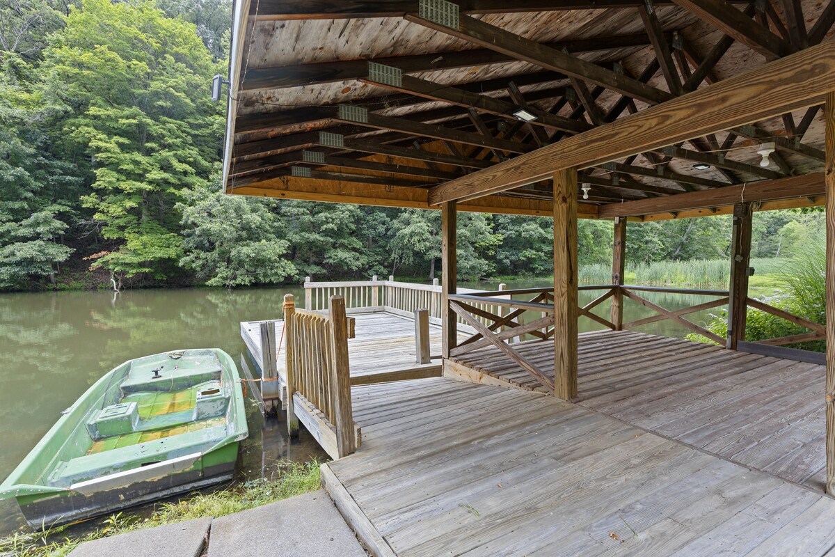 Building Photo - 5150 Mamont Rd
