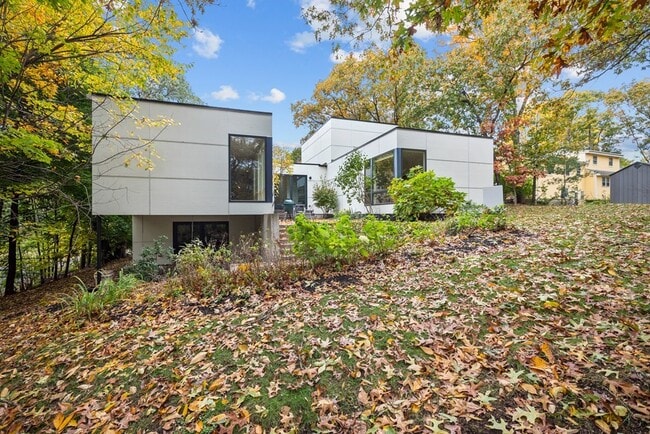 Building Photo - 35 Thornberry Rd