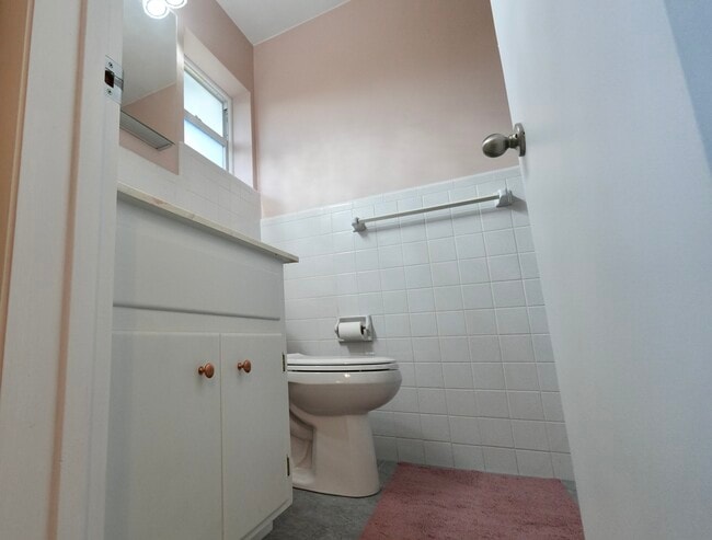 Building Photo - 3693 NE 20th Ave