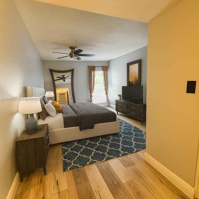 Building Photo - 12035 NE 2nd Ave