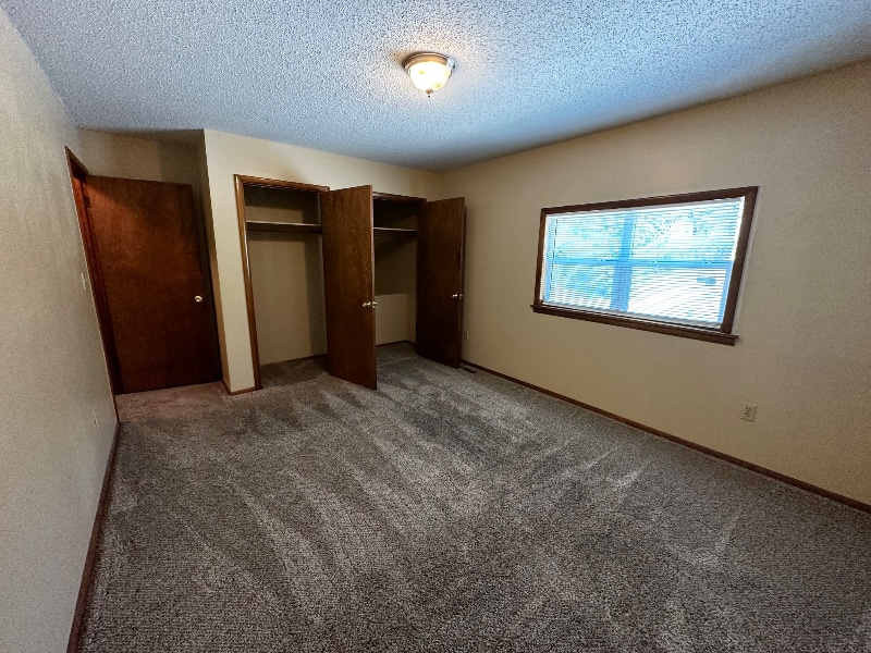 Building Photo - 5 Pleasant Ridge Dr