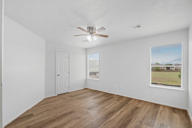 Building Photo - 6727 Shelby Oaks Dr