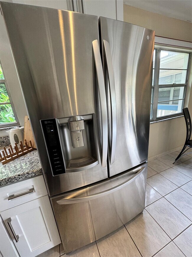 Building Photo - 120 Tilford F