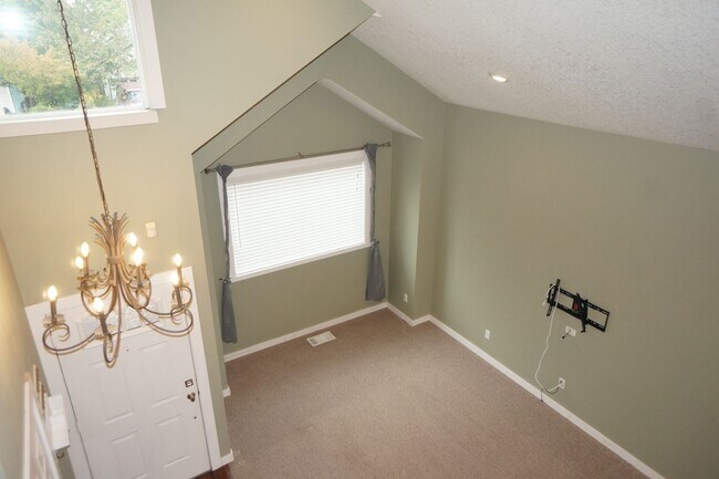 Building Photo - 10602 SW Windsor Pl