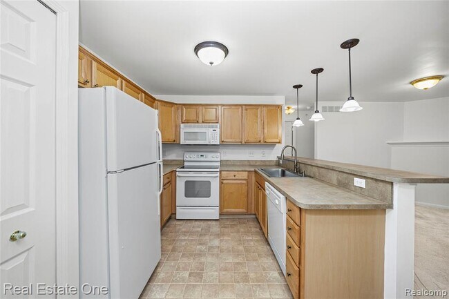 Building Photo - 23102 Alexa Dr