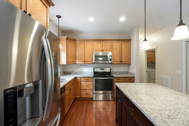 Building Photo - 1350 Monticello Dr