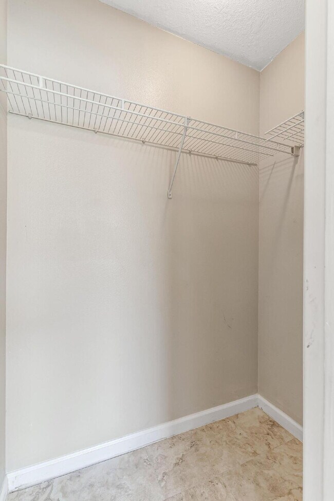 Building Photo - "Spacious 3-Bedroom Home with 2 Full Baths in the Heart of Palm Coast!"