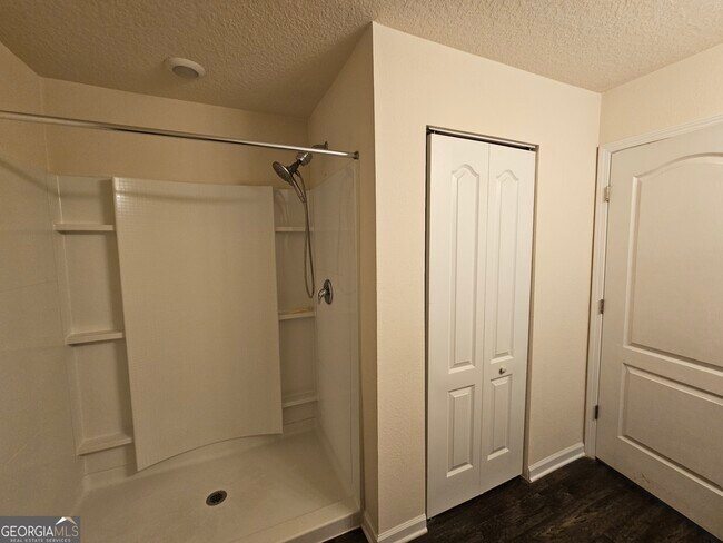 Building Photo - 137 Teakwood Dr