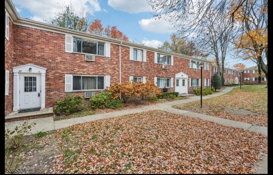 Building Photo - 189 Littleton Rd