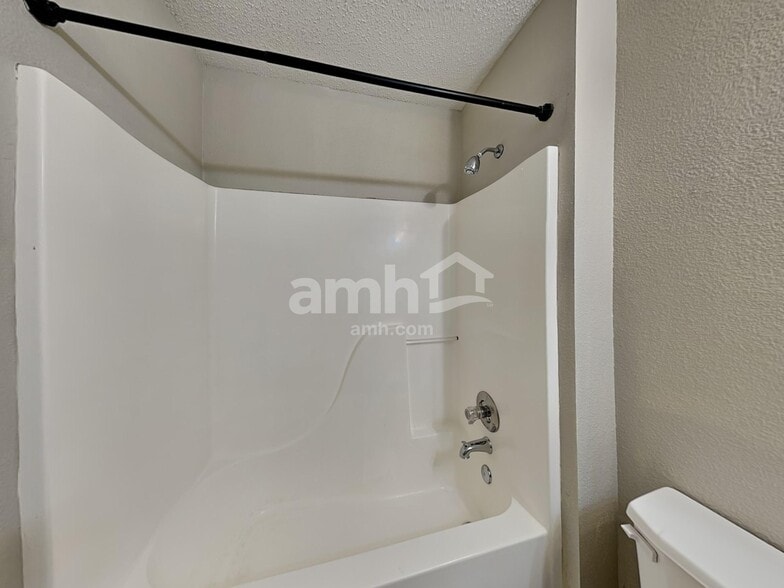 Building Photo - 630 Day Break Dr