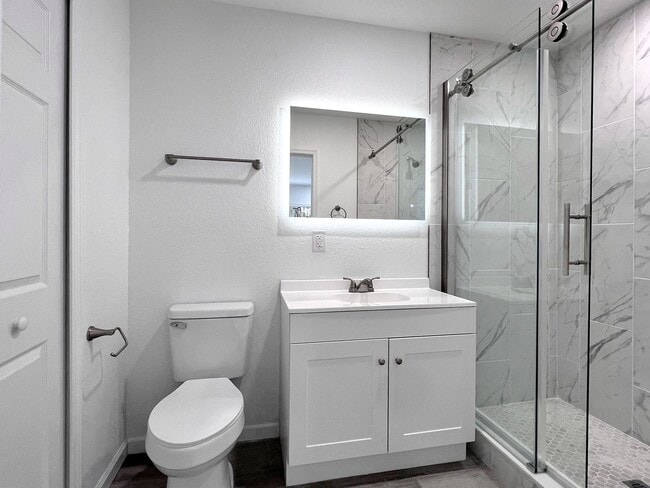 Building Photo - Charming Three-Bedroom Home