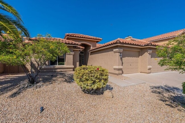 Building Photo - 4704 E Villa Maria Dr