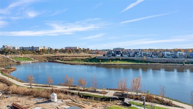 Building Photo - 16460 Wildhorse Lk Blvd