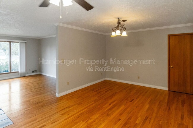 Building Photo - 1214 E 43rd Ave