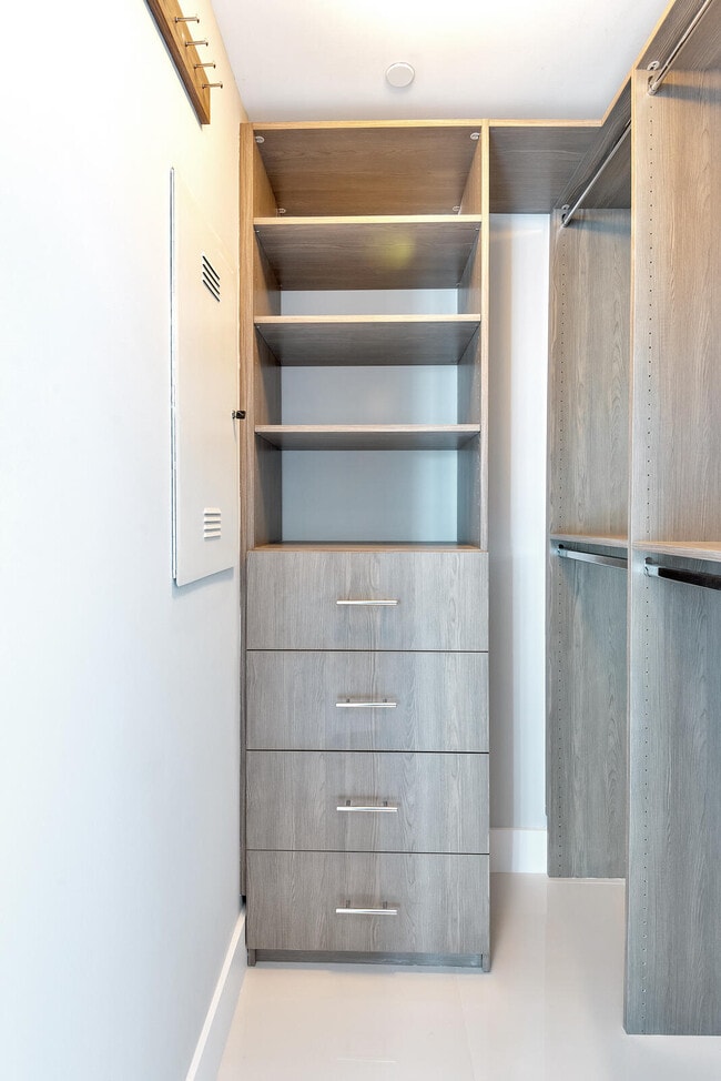 Building Photo - 1300 S Miami Ave