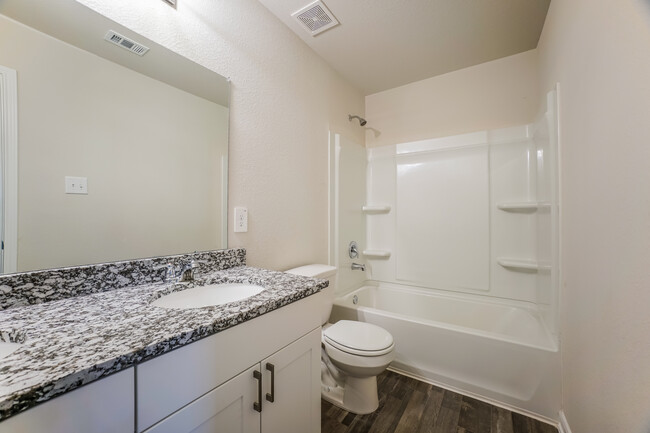 Building Photo - 15774 Del Norte Dr