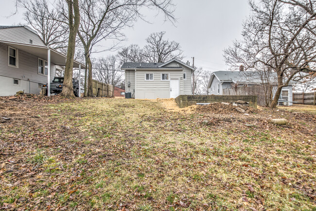 Building Photo - 2130 N Warson Rd