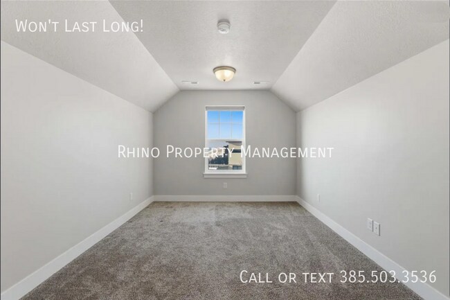 Building Photo - 4452 N Summer View Dr