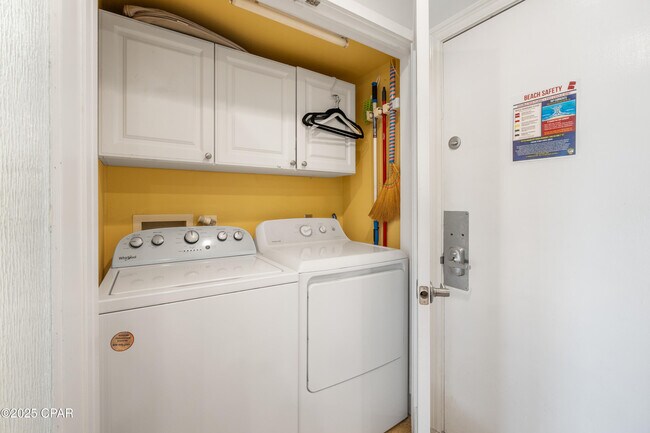 Building Photo - 4725 Bay Point Rd