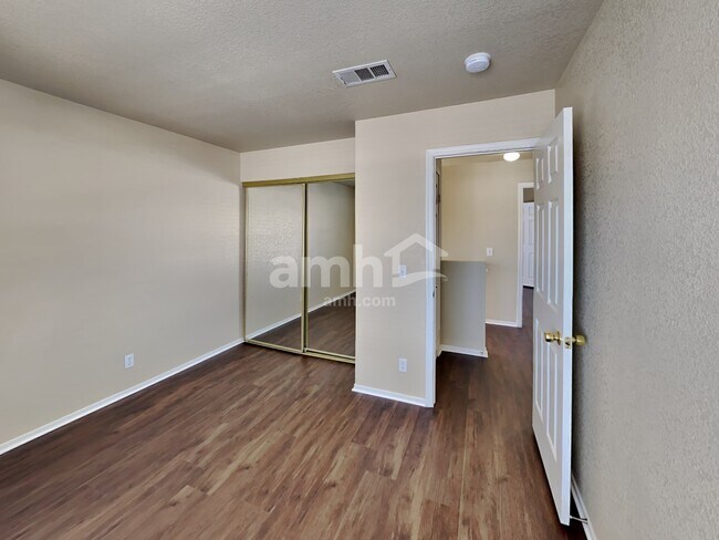 Building Photo - 8005 Sandmark Dr