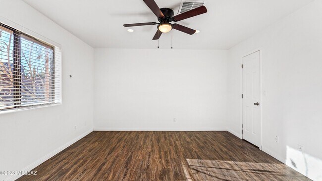 Building Photo - 6428 Buckaroo Loop