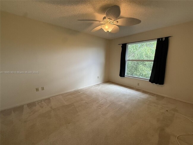 Building Photo - 8228 SE Croft Cir