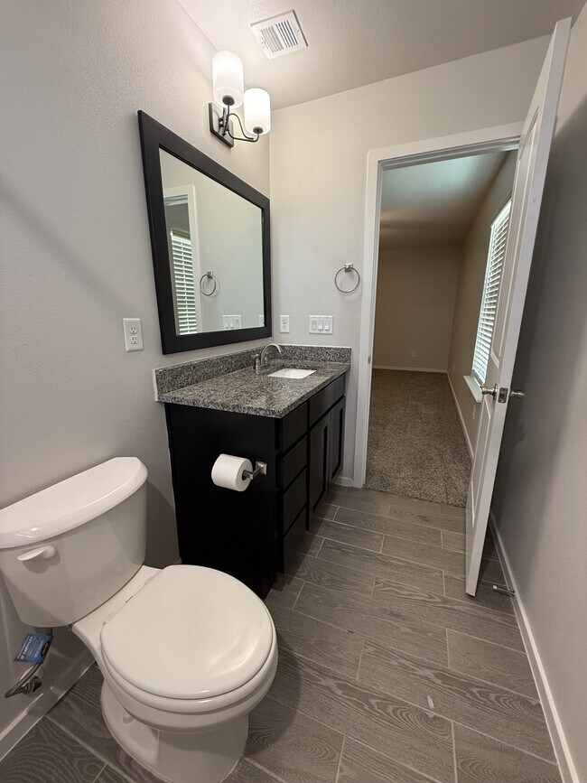 Building Photo - 1099 Sky River St