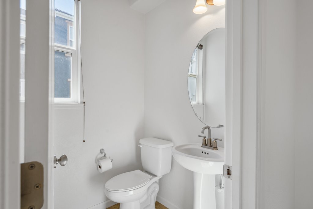 Building Photo - 106 Newbury St