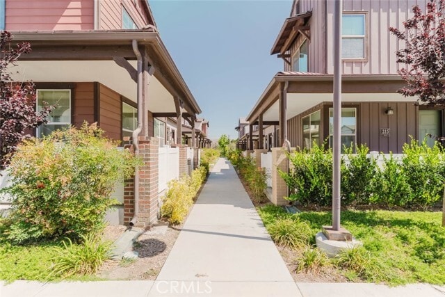 Building Photo - 211 Red Brick Dr