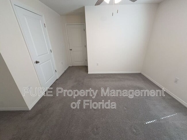 Building Photo - 618 SE 65th Terrace